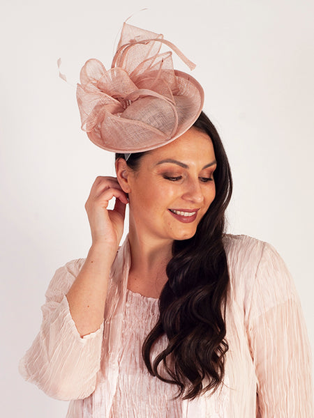 Rose Small Hatinator with Bows & Feathers