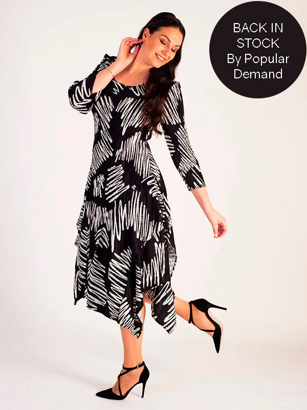 Black White Scribble Print Pleated Dress