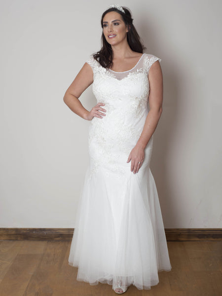 Ivory Lace Lined Bead Wedding Dress
